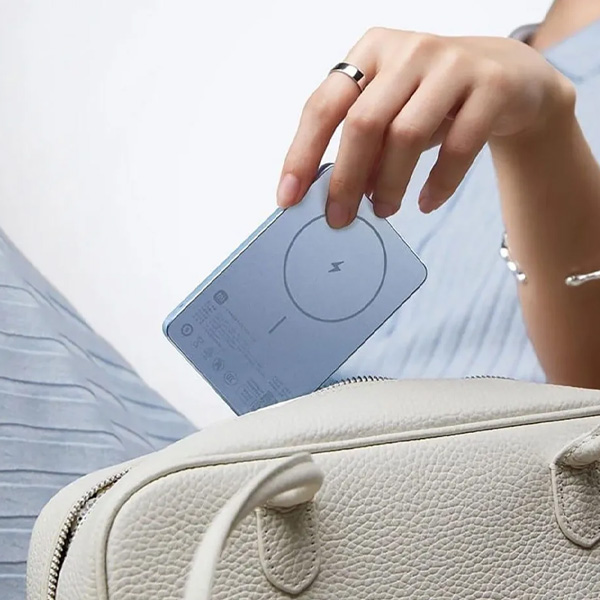 סוללת גיבוי מגנטית דקה במיוחד דגם Xiaomi Super Slim Magnetic Power Bank 5000mAh בצבע סגול